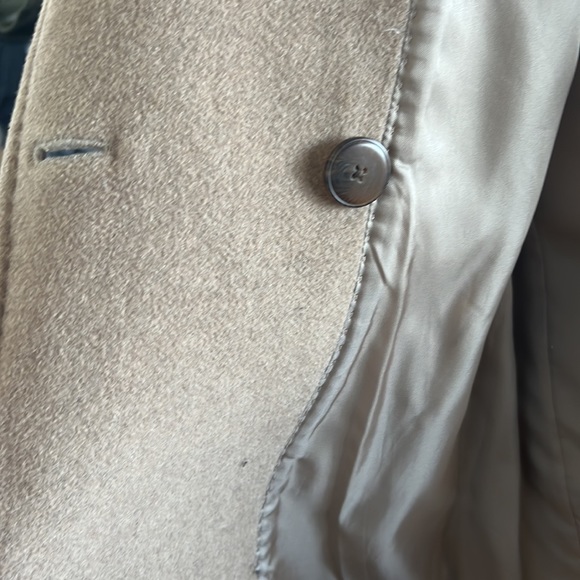 Aritzia wool coat - Picture 9 of 9